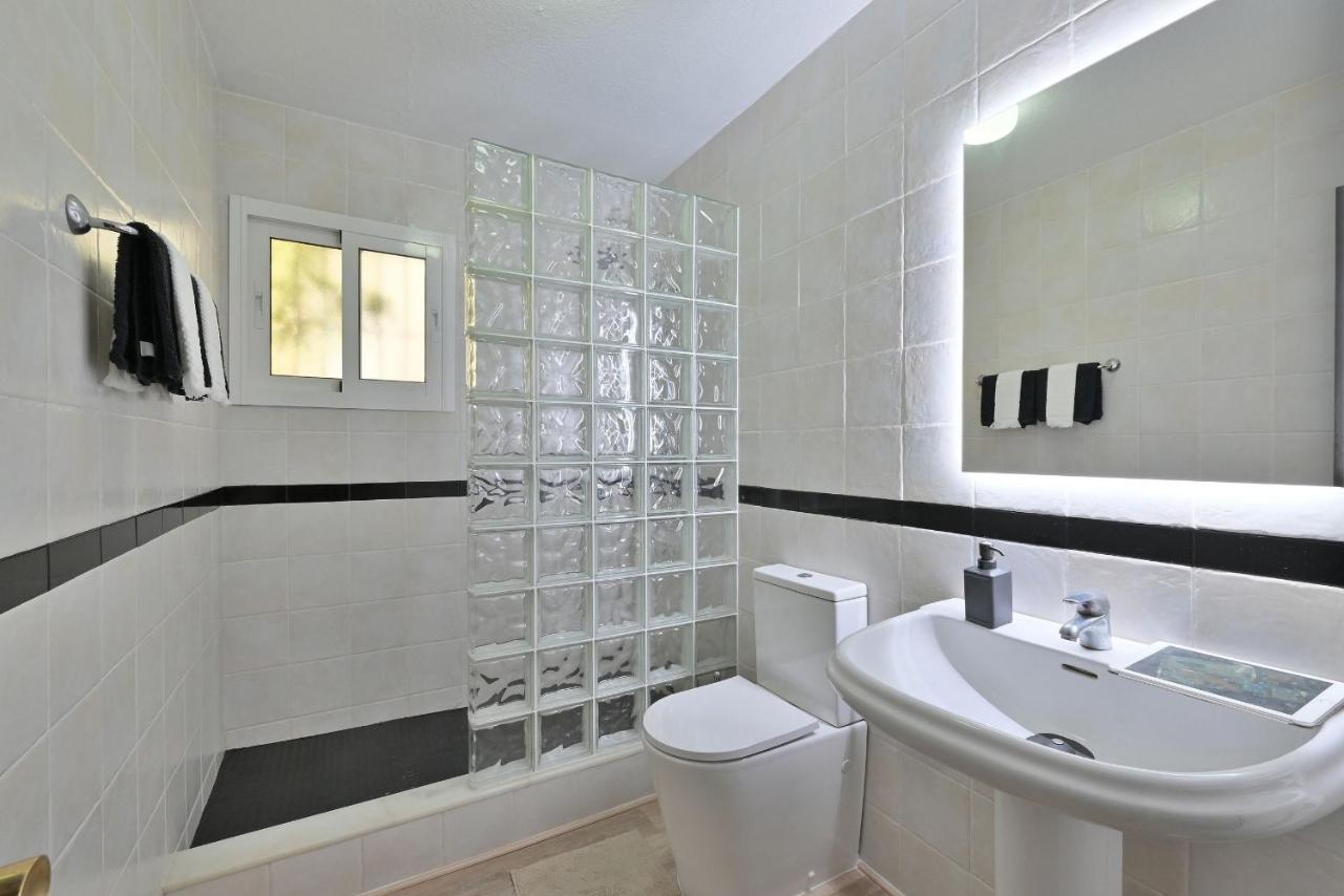 Bungalow With Large Terrace In A Quiet Park - Beach Nearby Sitio de Calahonda Exterior foto