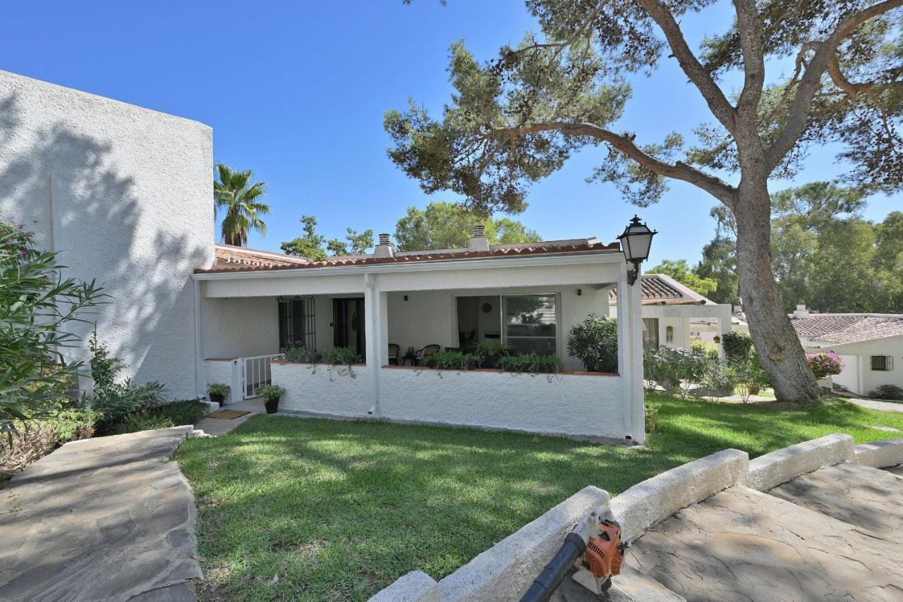 Bungalow With Large Terrace In A Quiet Park - Beach Nearby Sitio de Calahonda Exterior foto